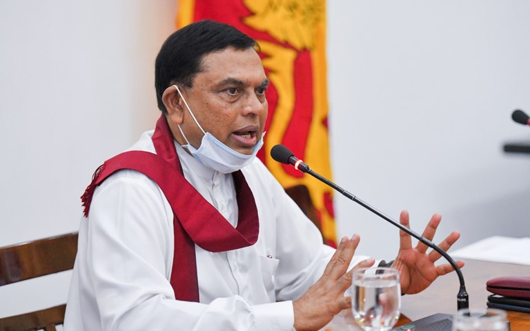 ලබන වසරේ වාහන ගෙන්වන්නෙත් නෑ ,රාජ්‍ය සේවයට නව බඳවා ගැනීම් කරන්නෙත් නෑ. (වීඩියෝ )