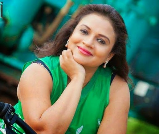 ජනප්රිය නිළි සේමිණි ඉද්දමල්ගොඩට රුපියල් 15,000ක දඩයක් ජනප්රිය නිළි සේමිණි ඉද්දමල්ගොඩට රුපියල් 15,000ක දඩයක්