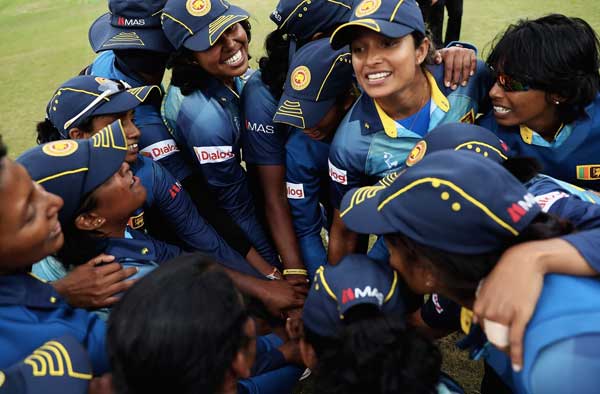 ශ්රී ලංකා කාන්තා ක්රිකට් කණ්ඩායම දිවයිනට. ශ්රී ලංකා කාන්තා ක්රිකට් කණ්ඩායම දිවයිනට.