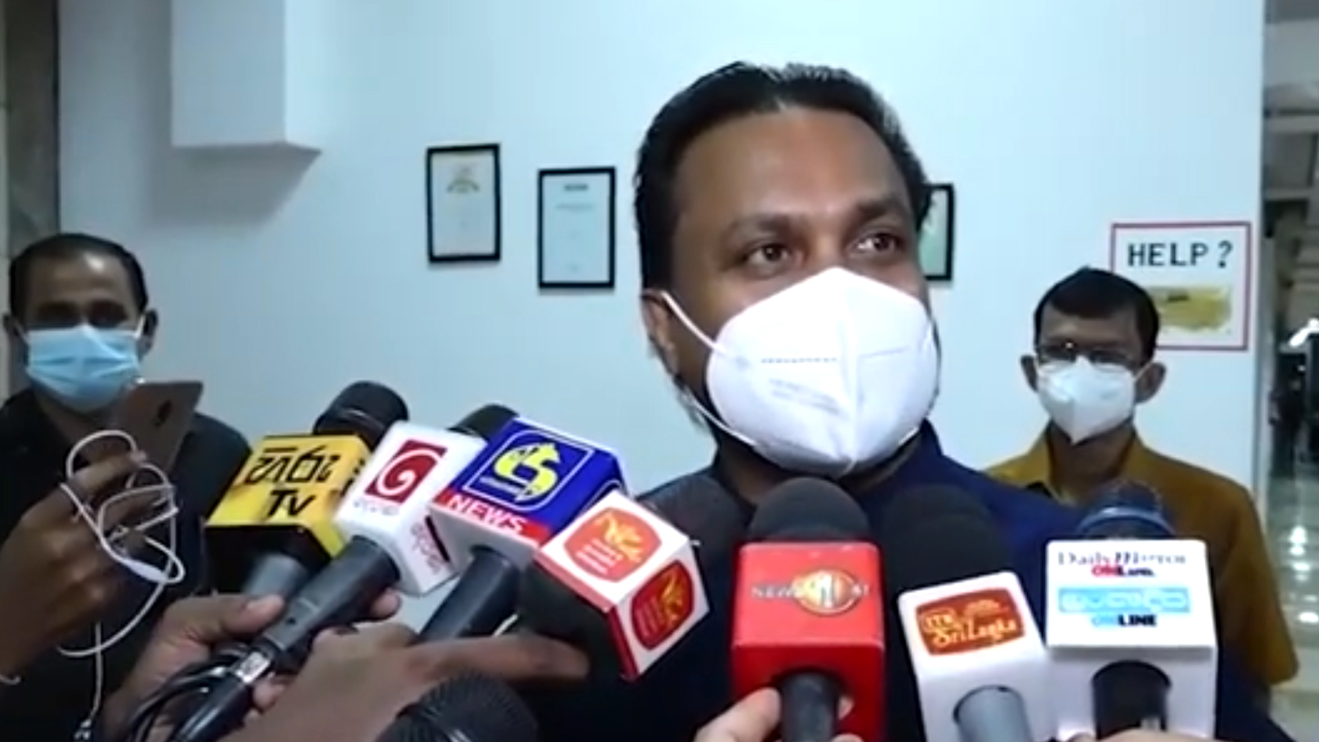 ගිවිසුමේ රටට අහිතකර කරුණු තියෙනවා – විමල් විරවංශ (වීඩියෝ ) ගිවිසුමේ රටට අහිතකර කරුණු තියෙනවා – විමල් විරවංශ (වීඩියෝ )