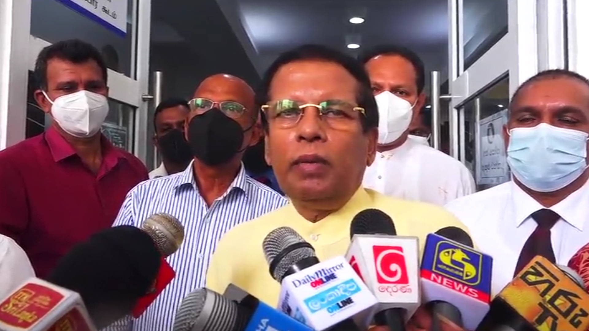 ගෑස් සමාගම්වල ප්‍රධානීන් ඉල්ලා අස්වෙන්න ඕනේ ,නැත්නම් ආණ්ඩුව ඉවත් කරන්න ඕනේ – මෛත්‍රිපාල සිරිසේන(වීඩියෝ)
