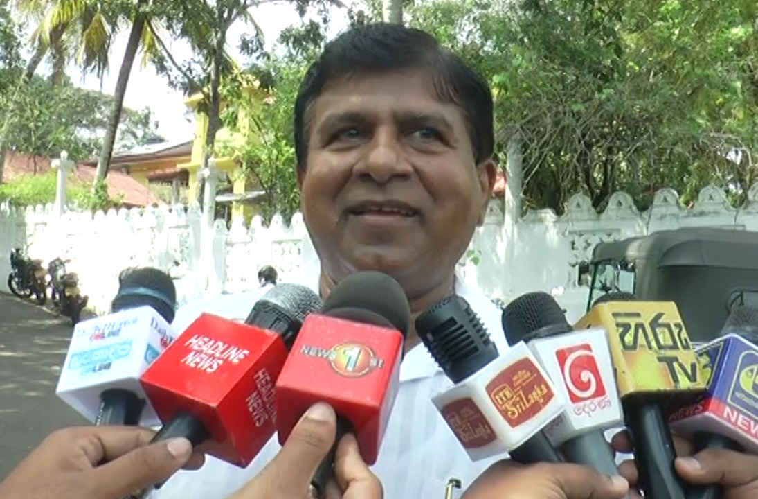 මුදල් ඇමතිගේ මොළ හත කවුද මැන්නේ කියන එක ප්රශ්නයක් තියෙනවා – වි.රා. (වීඩියෝ) මුදල් ඇමතිගේ මොළ හත කවුද මැන්නේ කියන එක ප්රශ්නයක් තියෙනවා – වි.රා. (වීඩියෝ)