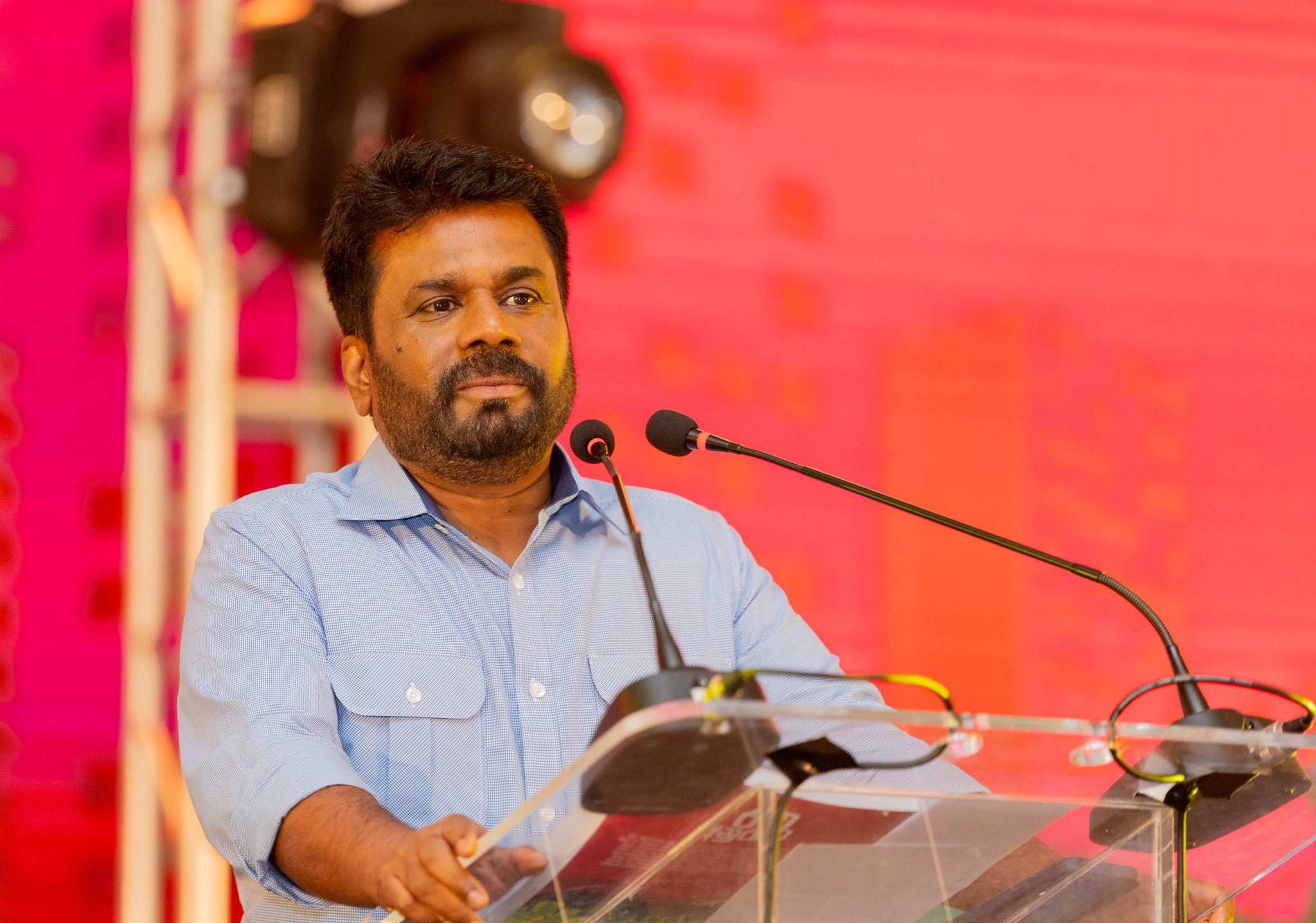අනුරව අත්අඩංගුවට ගන්නැයි පැමිණිල්ලක් අනුරව අත්අඩංගුවට ගන්නැයි පැමිණිල්ලක්