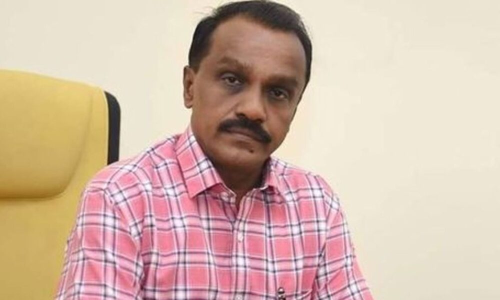 කරුණාදාස කොඩිතුවක්කු විපක්ෂයට කරුණාදාස කොඩිතුවක්කු විපක්ෂයට