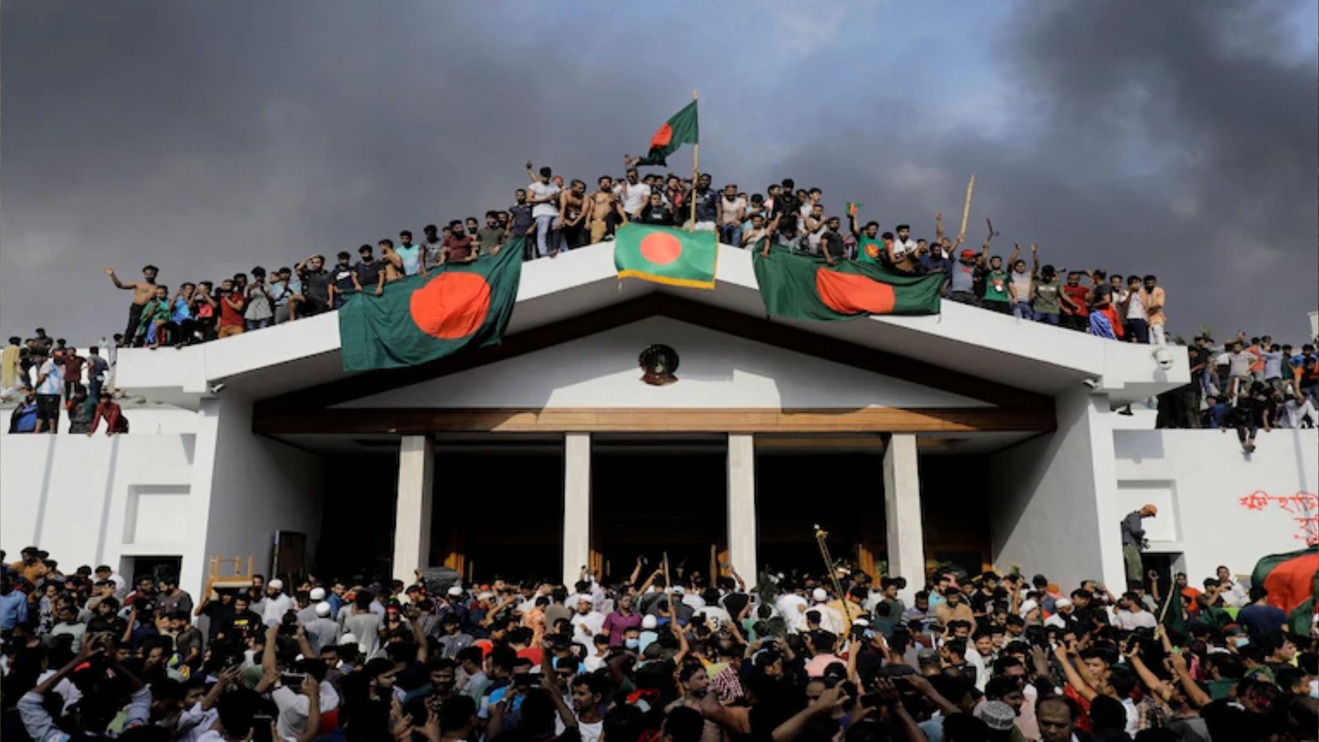 බංග්ලාදේශ පාර්ලිමේන්තුව විසුරුවා හරී – තත්ත්වයත් සාමකාමී බංග්ලාදේශ පාර්ලිමේන්තුව විසුරුවා හරී – තත්ත්වයත් සාමකාමී