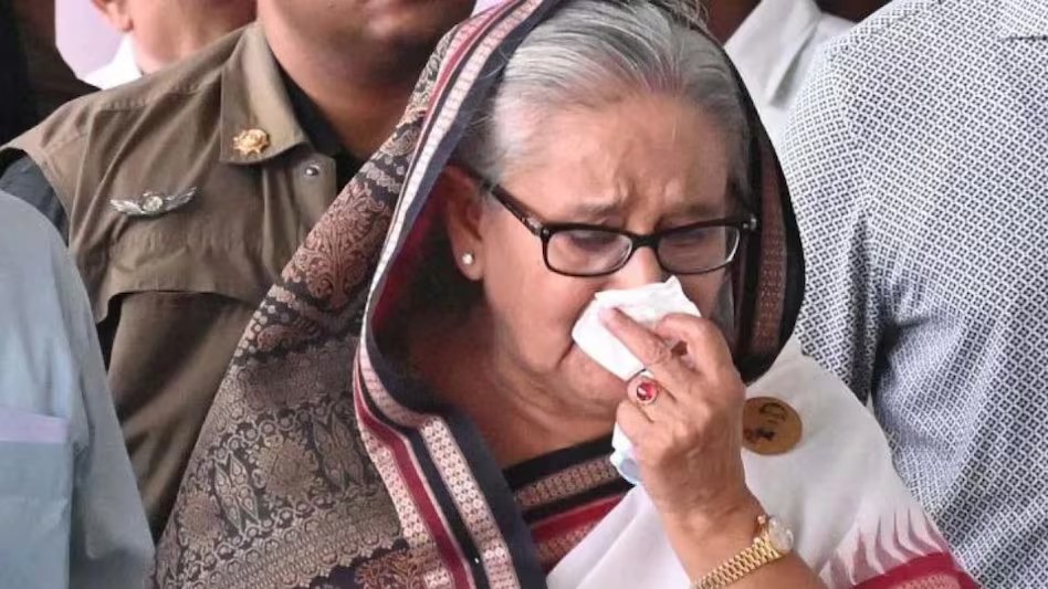 ඉල්ලා අස්වූ බංග්ලාදේශ අගමැතිනිය රටිනුත් පැනලා ඉල්ලා අස්වූ බංග්ලාදේශ අගමැතිනිය රටිනුත් පැනලා