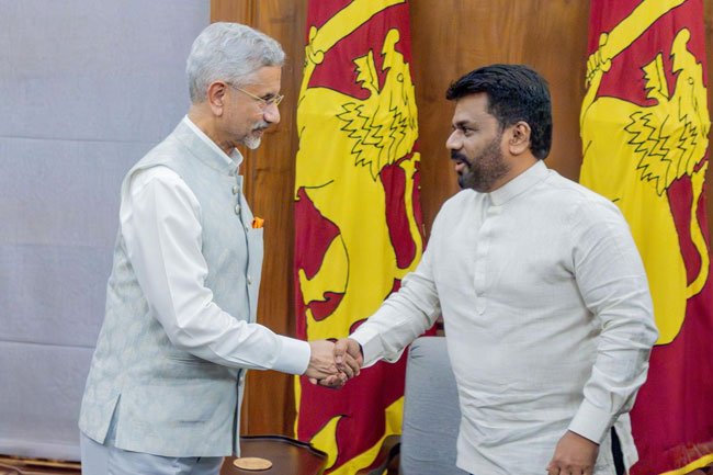ඉන්දීය විදේශ ඇමති ජනපති හමුවෙයි ඉන්දීය විදේශ ඇමති ජනපති හමුවෙයි