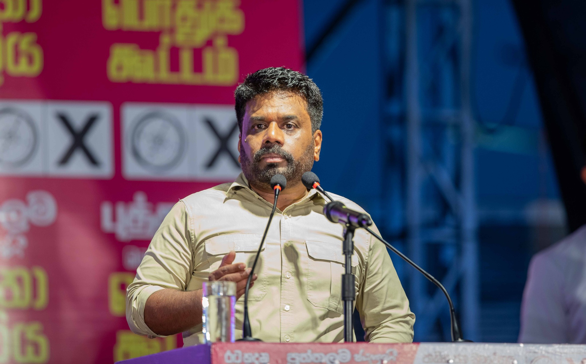 පැරදුනානම් නම් ගෙදරට වෙලා ඉන්න, අපි මේ රට හදලා තමයි නතර වෙන්නේ පැරදුනානම් නම් ගෙදරට වෙලා ඉන්න, අපි මේ රට හදලා තමයි නතර වෙන්නේ