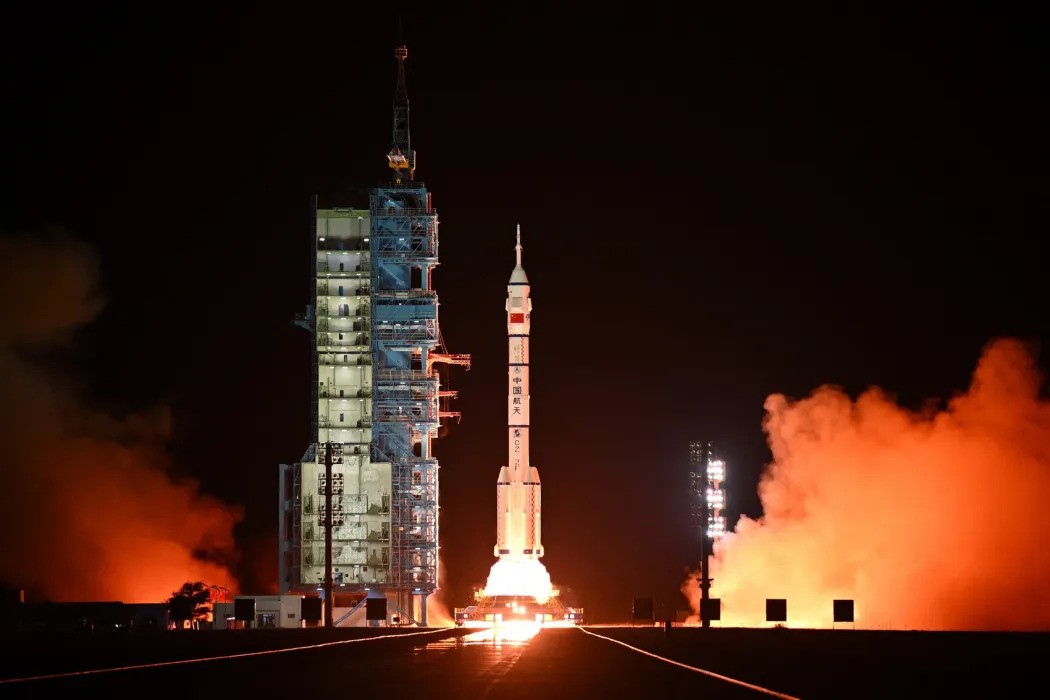 චීනයෙන් තවත් අභ්යවකාශ පෙරළියක් චීනයෙන් තවත් අභ්යවකාශ පෙරළියක්