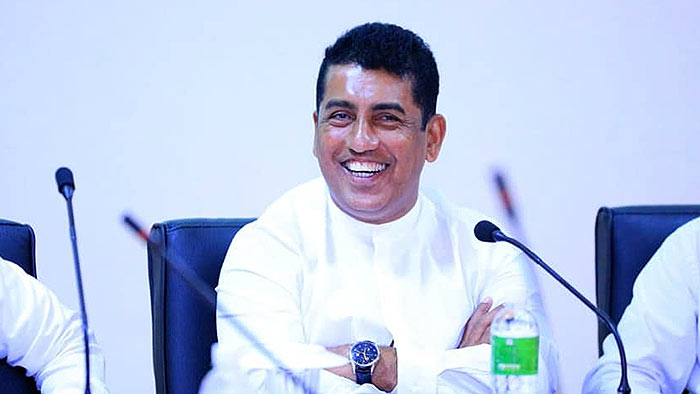 ජොන්ස්ටන්ට රට ගමන් තහනමක් ජොන්ස්ටන්ට රට ගමන් තහනමක්