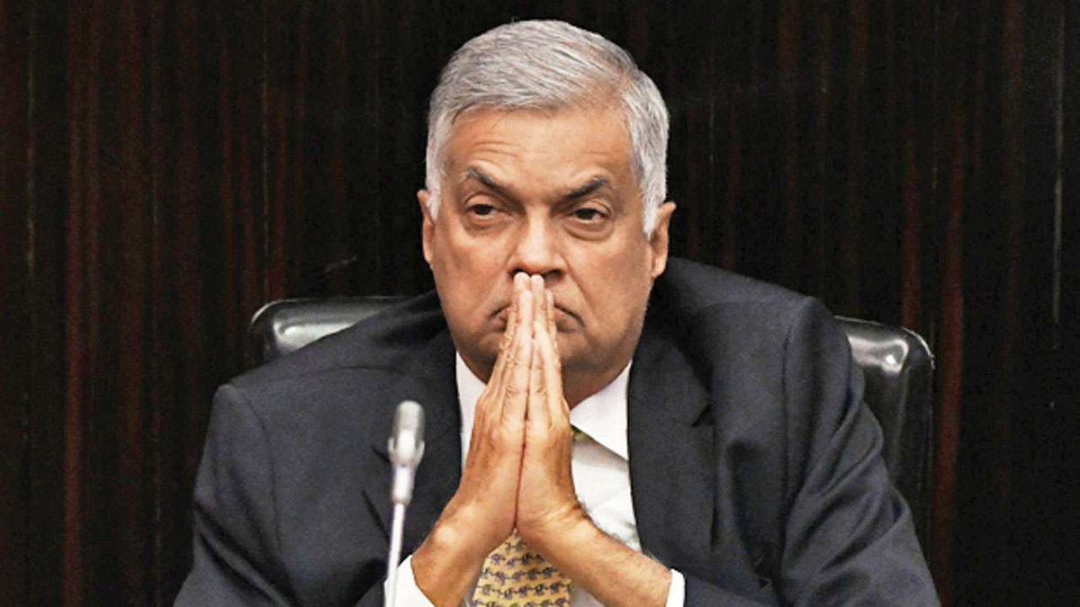 දේශබන්දුව පොලිස්පති කරාට රනිල්ව වග උත්තරකරුවෙකු ලෙස නම් කිරීමට අධිකරණයේ අවසර දේශබන්දුව පොලිස්පති කරාට රනිල්ව වග උත්තරකරුවෙකු ලෙස නම් කිරීමට අධිකරණයේ අවසර