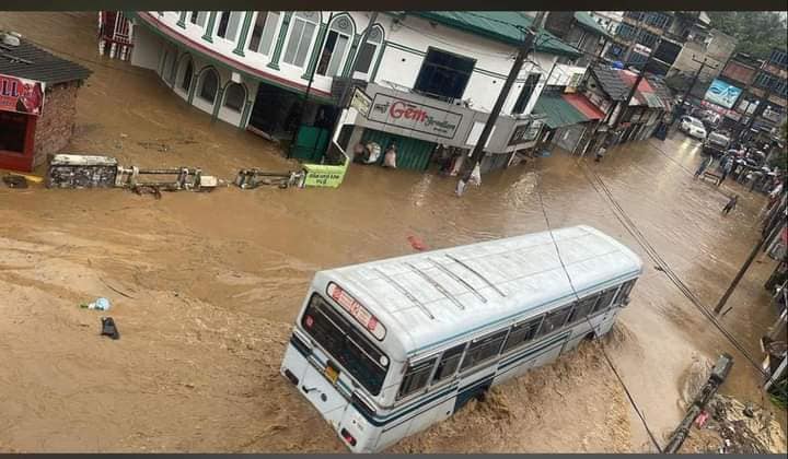 අකුරණ නගරය ජලයෙන් යට වෙයි අකුරණ නගරය ජලයෙන් යට වෙයි