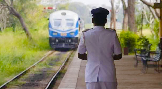 දුම්රිය ස්ථානාධිපතිවරුගෙන් යළි අනතුරු ඇඟවීමක් දුම්රිය ස්ථානාධිපතිවරුගෙන් යළි අනතුරු ඇඟවීමක්