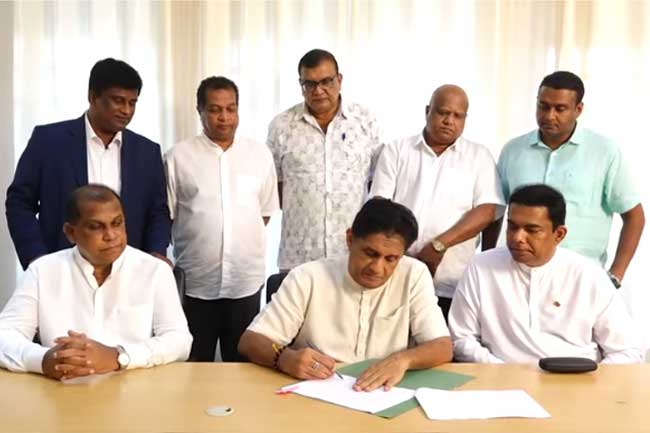 කථානායකට එරෙහිව සජබයෙන් විශ්වාසභංගයක් කථානායකට එරෙහිව සජබයෙන් විශ්වාසභංගයක්