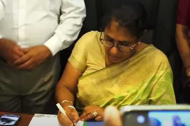 එජාප නව මහ ලේකම් වැඩ අරඹයි එජාප නව මහ ලේකම් වැඩ අරඹයි