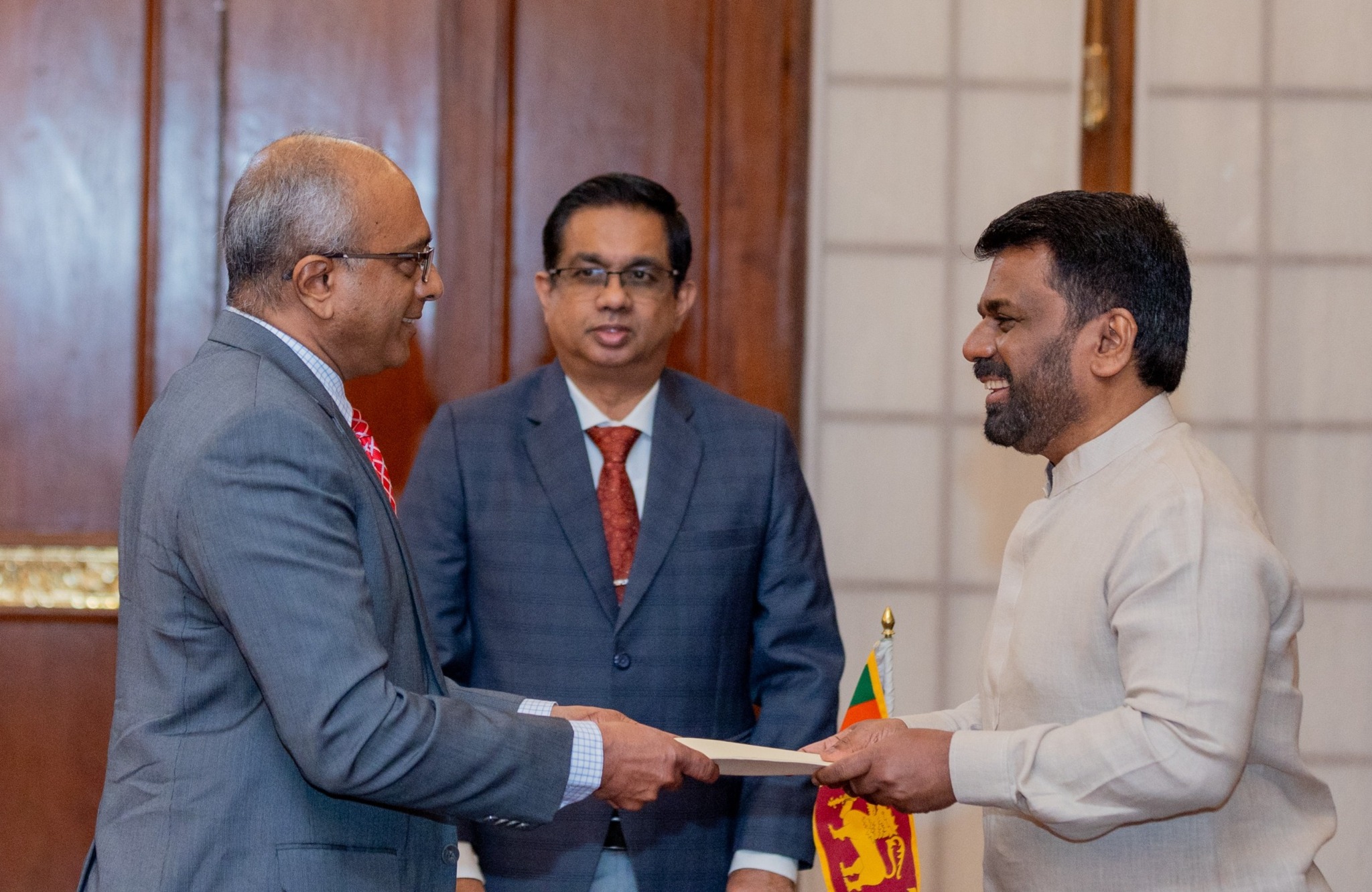 නව ශ්රේෂ්ඨාධිකරණ විනිශ්චයකාරවරු හතර දෙනෙක් දිවුරුම් දෙයි නව ශ්රේෂ්ඨාධිකරණ විනිශ්චයකාරවරු හතර දෙනෙක් දිවුරුම් දෙයි