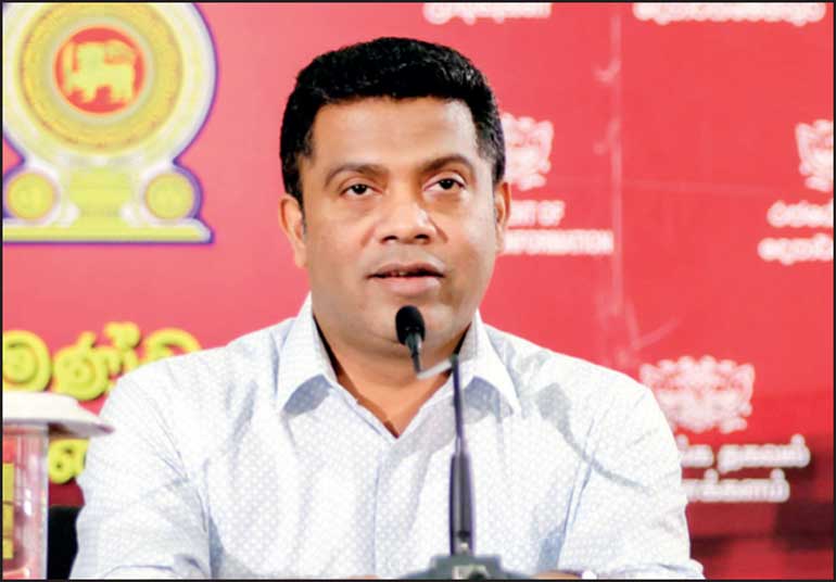 සහල් සඳහා පනවා ඇති පාලන මිල ඉවත් කිරීමට කිසිදු සූදානමක් නෑ සහල් සඳහා පනවා ඇති පාලන මිල ඉවත් කිරීමට කිසිදු සූදානමක් නෑ