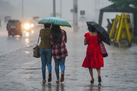 අද ප්රදේශ කිහිපයකට වැසි අද ප්රදේශ කිහිපයකට වැසි