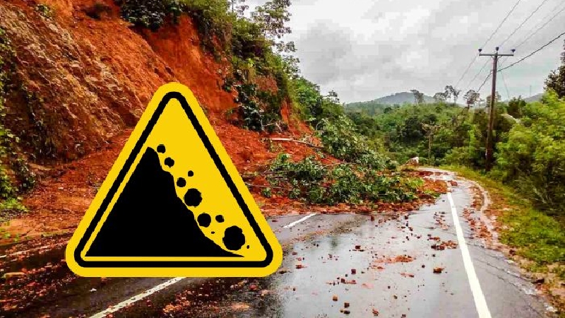 ඇල්ල වැල්ලවාය පාර 12 කණුවෙන් අවහිර වෙයි ඇල්ල වැල්ලවාය පාර 12 කණුවෙන් අවහිර වෙයි