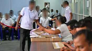 තැපැල් ඡන්දය සලකුණු කිරීම සාමාන්‍ය පිරිදි