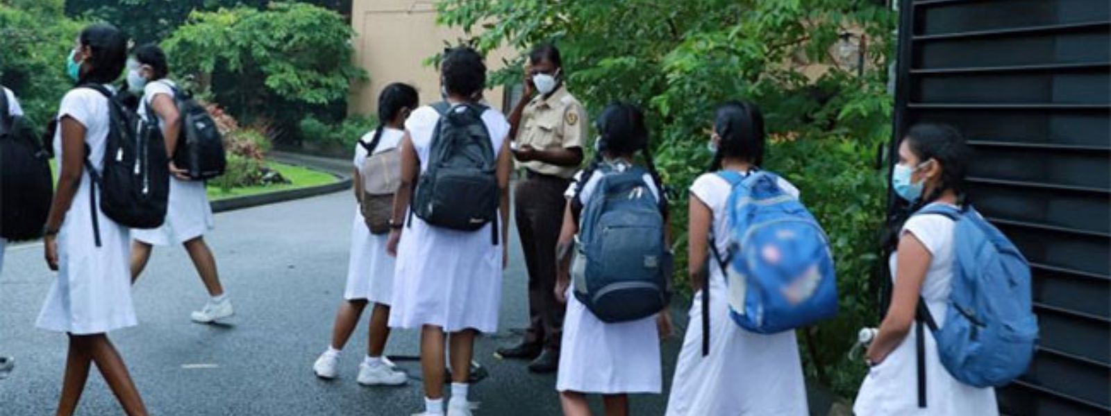 මහනුවර පාසල් ආරම්භය ගැන නිවේදනයක් මහනුවර පාසල් ආරම්භය ගැන නිවේදනයක්