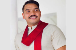 සජිත්ගේ ආරාධනාව නාමල් පිළිගනී