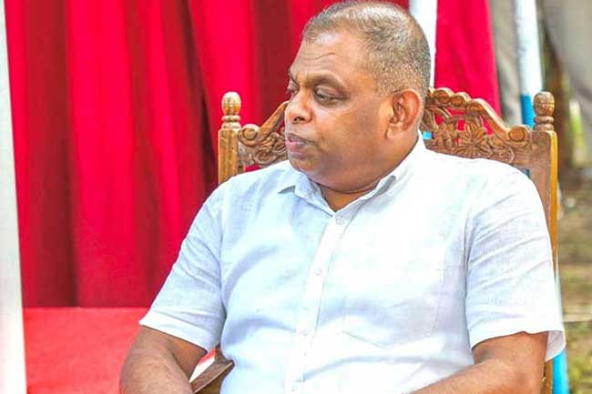 දේශබන්දු පොලීසියෙන් ආරක්ෂාව ඉල්ලයි දේශබන්දු පොලීසියෙන් ආරක්ෂාව ඉල්ලයි