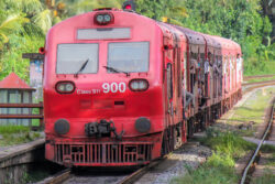 දුම්රිය කිහිපයක් ප්‍රමාදයි