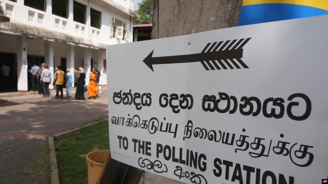 ඡන්දය භාවිත කිරීමට නිවාඩු ලැබෙන විදිහ මෙන්න ඡන්දය භාවිත කිරීමට නිවාඩු ලැබෙන විදිහ මෙන්න