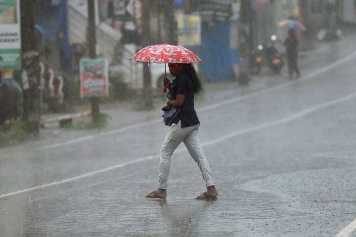 අදත් වැස්ස දෙයි වැඩේ අදත් වැස්ස දෙයි වැඩේ