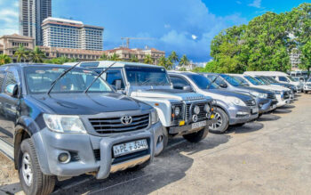 ජනාධිපති කාර් යාලයේ අධි සුඛෝපභෝගී වාහන වෙන්දේසිය
