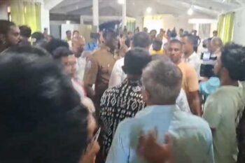 වැලිගම ප්‍රාදේශීය සභාවේ මාලිමාවේ මන්ත්‍රීවරු දෙදෙනෙක් පැහැරගෙන යයි