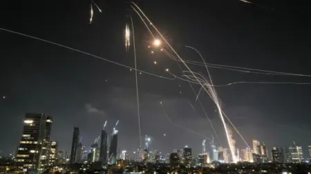 ඉරානයෙන් ඊශ්‍රායලයට බැලස්ටික් මිසයිල ප්‍රහාරයක්
