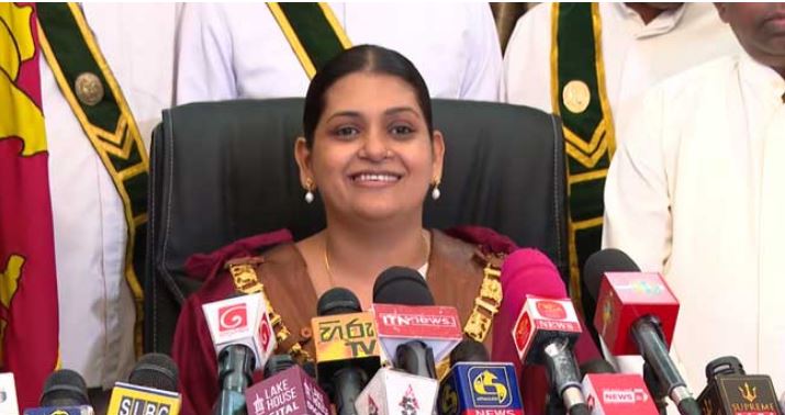 වැඩ අරඹමින් කොළඹ පුරපතිනිය කිව්ව දේ වැඩ අරඹමින් කොළඹ පුරපතිනිය කිව්ව දේ