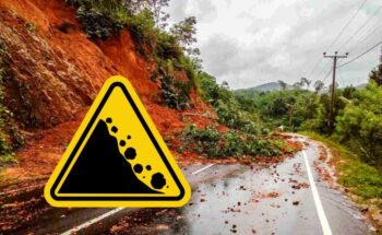 දිස්ත්‍රික්ක 07කට නායයෑමේ අනතුරු ඇඟවීම්