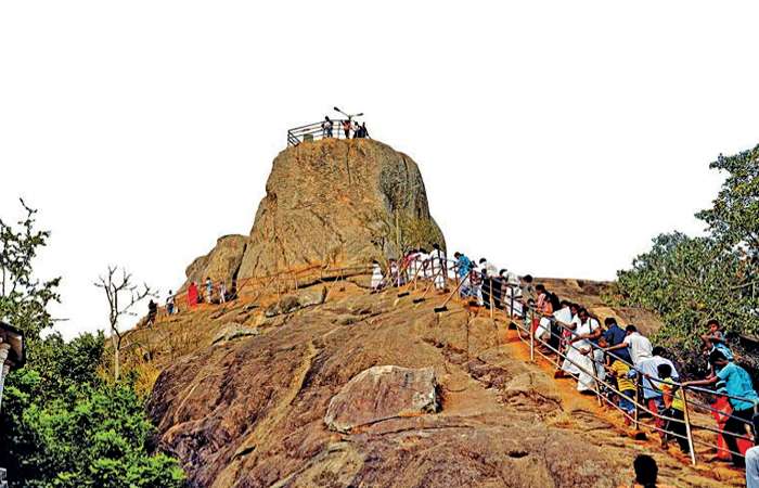 පොසොන් සතිය අදින් ඇරඹෙයි පොසොන් සතිය අදින් ඇරඹෙයි
