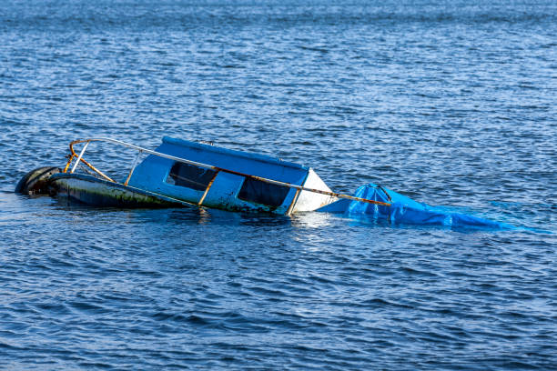 තවත් ධීවර යාත්රාවක් අනතුරක තවත් ධීවර යාත්රාවක් අනතුරක