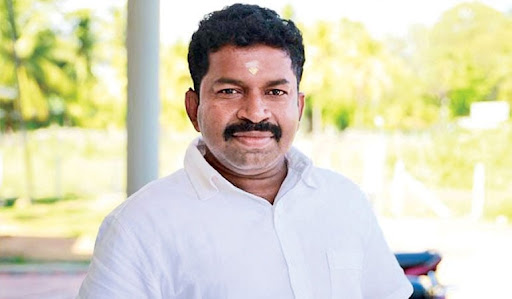ශිවනේෂතුරෙයි චන්ද්‍රකාන්තන්ගේ කාර් යාලයෙන් පතරොම් 06ක් හමුවෙයි
