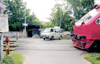 රට තුළ අනාරක්ෂිත දුම්රිය හරස් මාර් ග 1200ක්