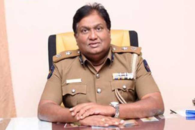 හිටපු ජ්යෙෂ්ඨ නියෝජ්ය පොලිස්පති ප්රියන්ත ජයකොඩි CID අත්අඩංගුවට හිටපු ජ්යෙෂ්ඨ නියෝජ්ය පොලිස්පති ප්රියන්ත ජයකොඩි CID අත්අඩංගුවට