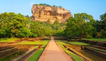 සීගිරියේ හා ගාලු කොටුවේ අනවසර ඉදිකිරීම් ඉවත් කිරීමට පියවර