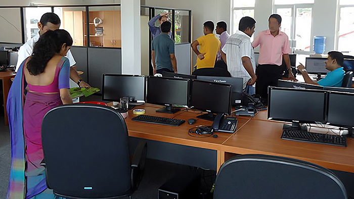 වත්කම් ප්රකාශ නොදුන් රාජ්ය සේවකයින්ගේ වැටුපට වෙන්න යන වැඩේ වත්කම් ප්රකාශ නොදුන් රාජ්ය සේවකයින්ගේ වැටුපට වෙන්න යන වැඩේ