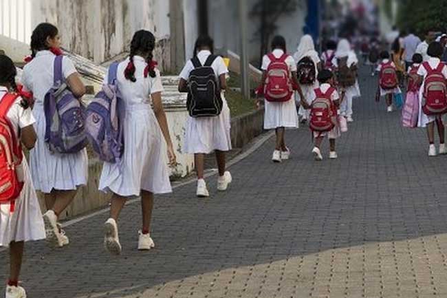 තුන්වන පාසල් වාරයේ පළමු අදියර ඇරඹෙයි තුන්වන පාසල් වාරයේ පළමු අදියර ඇරඹෙයි