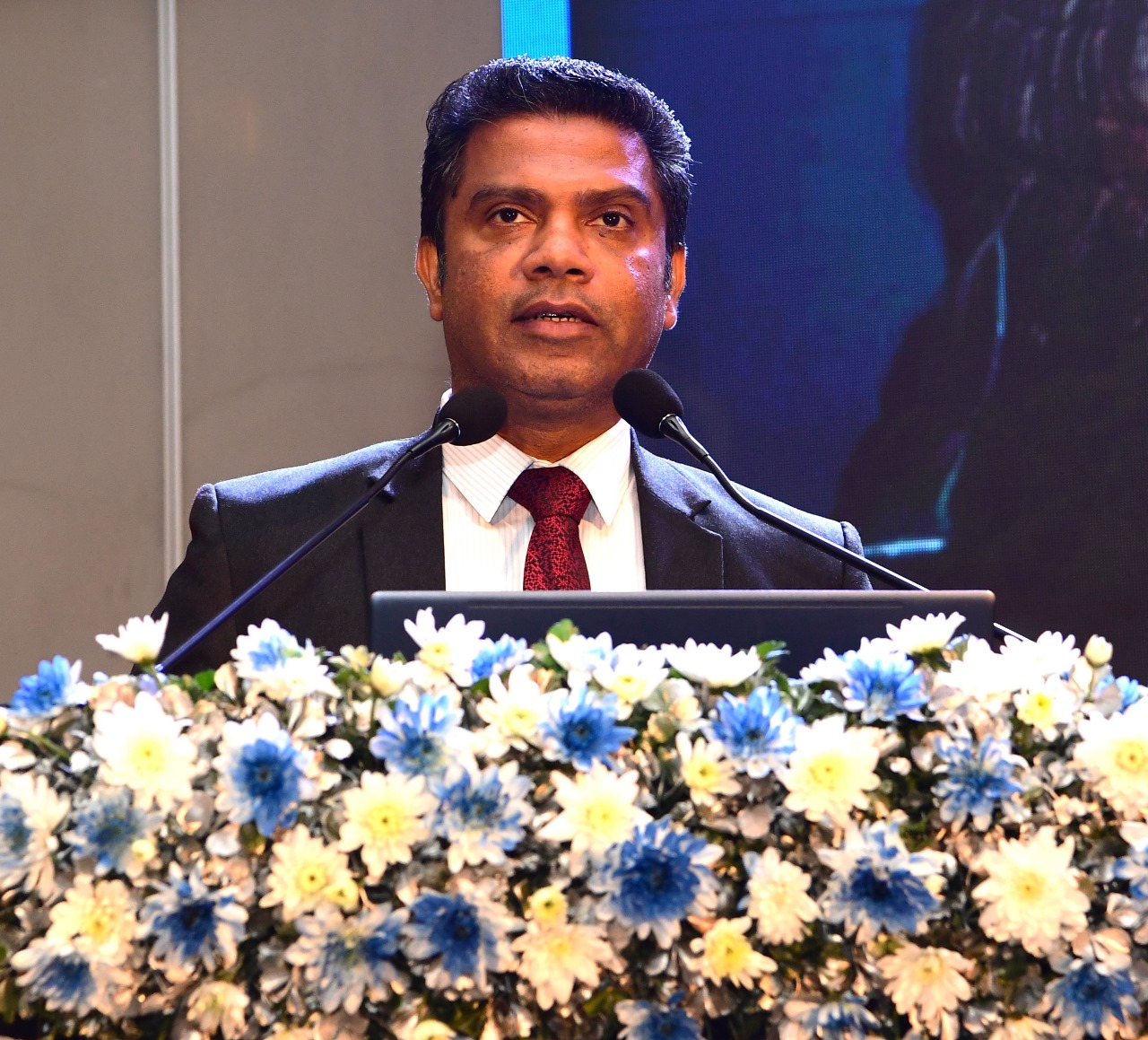 දැඩි සත්කාර ඒකක ප්‍රධාන රෝහල්වලට පමණක් සීමා නොවිය යුතුයි – ඇමැති නලින්ද