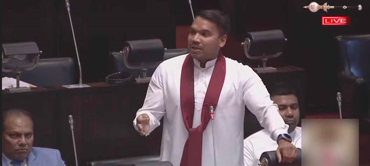 දේශබන්දුට එරෙහි විවාදයට මම ඡන්දය පාවිච්චි කරන්නේ නැහැ – නාමල් දේශබන්දුට එරෙහි විවාදයට මම ඡන්දය පාවිච්චි කරන්නේ නැහැ – නාමල්