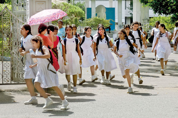 දෙවන පාසල් වාරය අදින් අවසන්