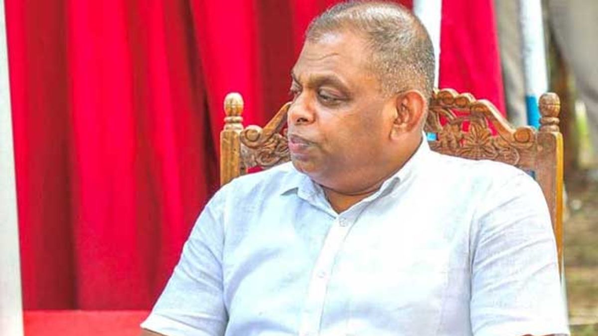 දේශබන්දු තනතුරෙන් ඉවත් කිරීමේ විවාදය අද