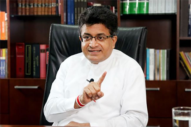 තමා අත්අඩංගුවට ගැනීම වළක්වන නියෝගයක් ඉල්ලා ගම්මන්පිලගෙන් පෙත්සමක් තමා අත්අඩංගුවට ගැනීම වළක්වන නියෝගයක් ඉල්ලා ගම්මන්පිලගෙන් පෙත්සමක්