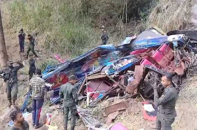 ඇල්ල අනතුරේ බස් රථ හිමිකරු අත්අඩංගුවට ඇල්ල අනතුරේ බස් රථ හිමිකරු අත්අඩංගුවට