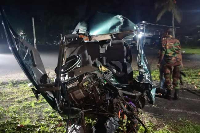දක්ෂිණ අධිවේගයේ බිහිසුණු අනතුරක් – කාන්තාවක් මරුට